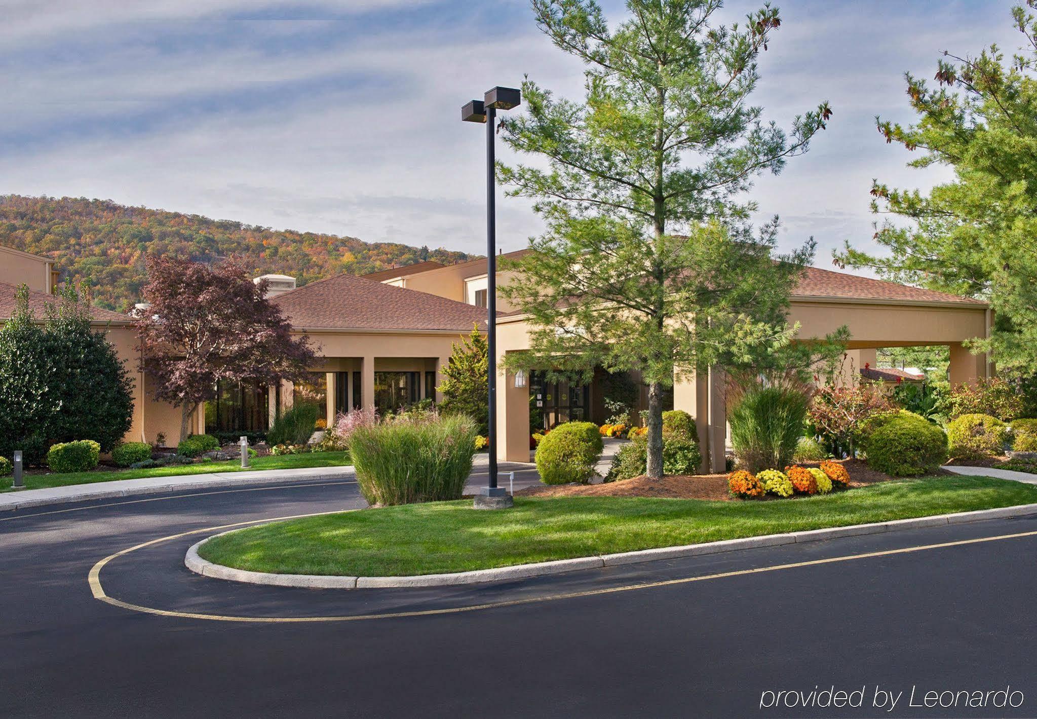 Отель Courtyard By Marriott Маува Экстерьер фото