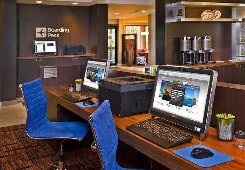 Отель Courtyard By Marriott Маува Экстерьер фото