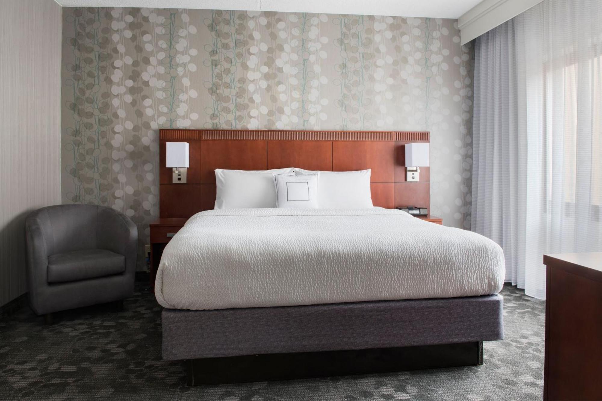 Отель Courtyard By Marriott Маува Экстерьер фото
